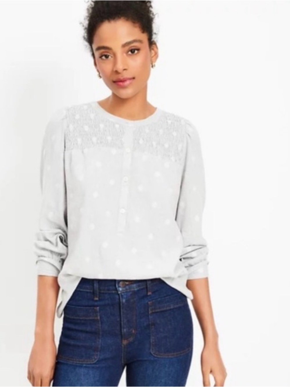 ❄️ Loft light gray/white snowflake print top. Size S. - Picture 3 of 10